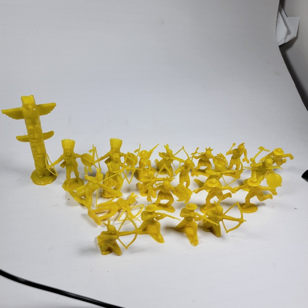 Marx Fort Apache 20 Indians   1 Totem Pole Yellow‎